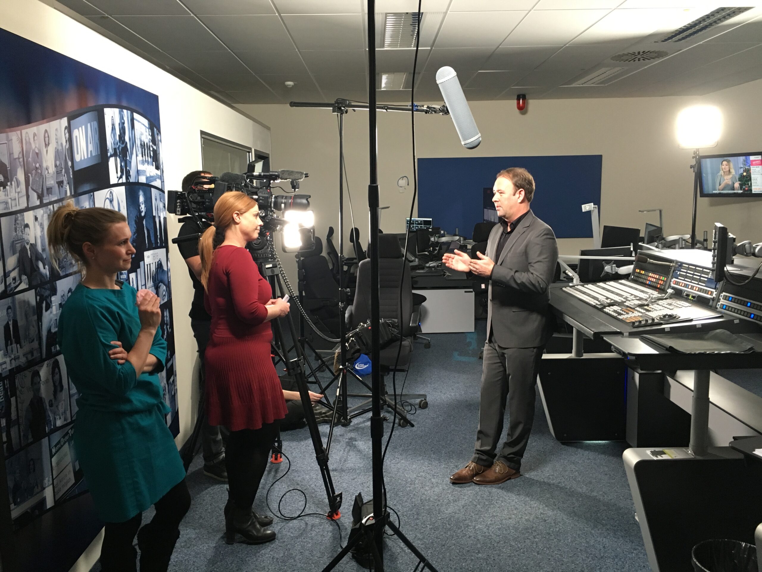 Thomas Grupp während einer professionellen Videoaufnahme